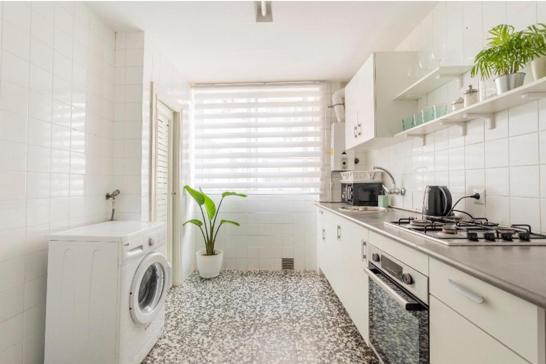 Holiday&Vacations Apartment On The Beach Valencia Bagian luar foto