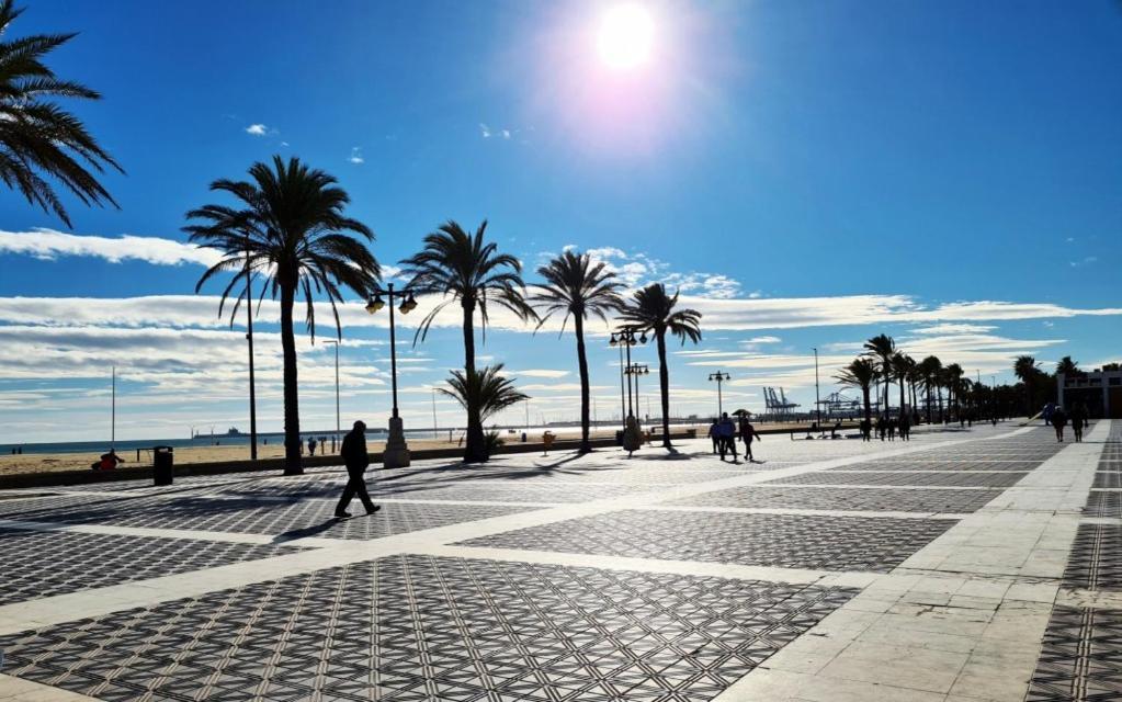 Holiday&Vacations Apartment On The Beach Valencia Bagian luar foto