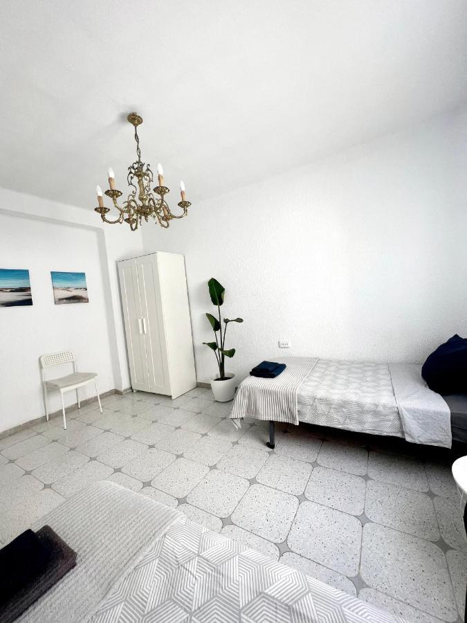 Holiday&Vacations Apartment On The Beach Valencia Bagian luar foto